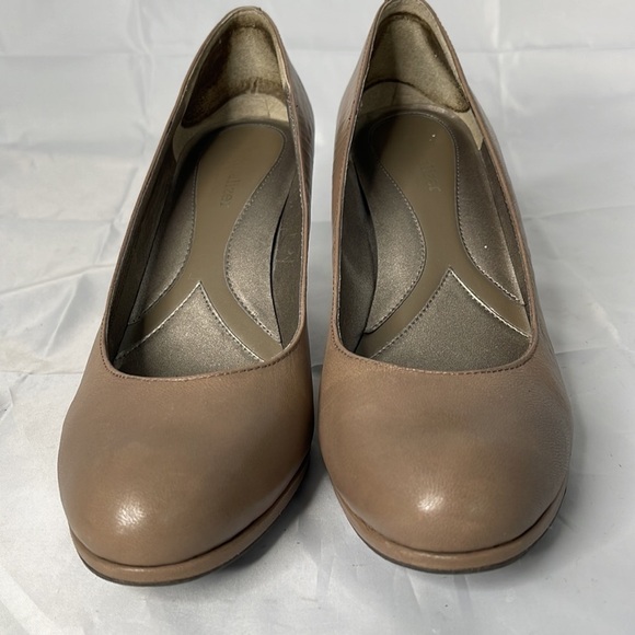 NATURALIZER Lennox Taupe Tan Leather Pump Heels N5 Cushion Insole Neutral Size 9 - Picture 3 of 11